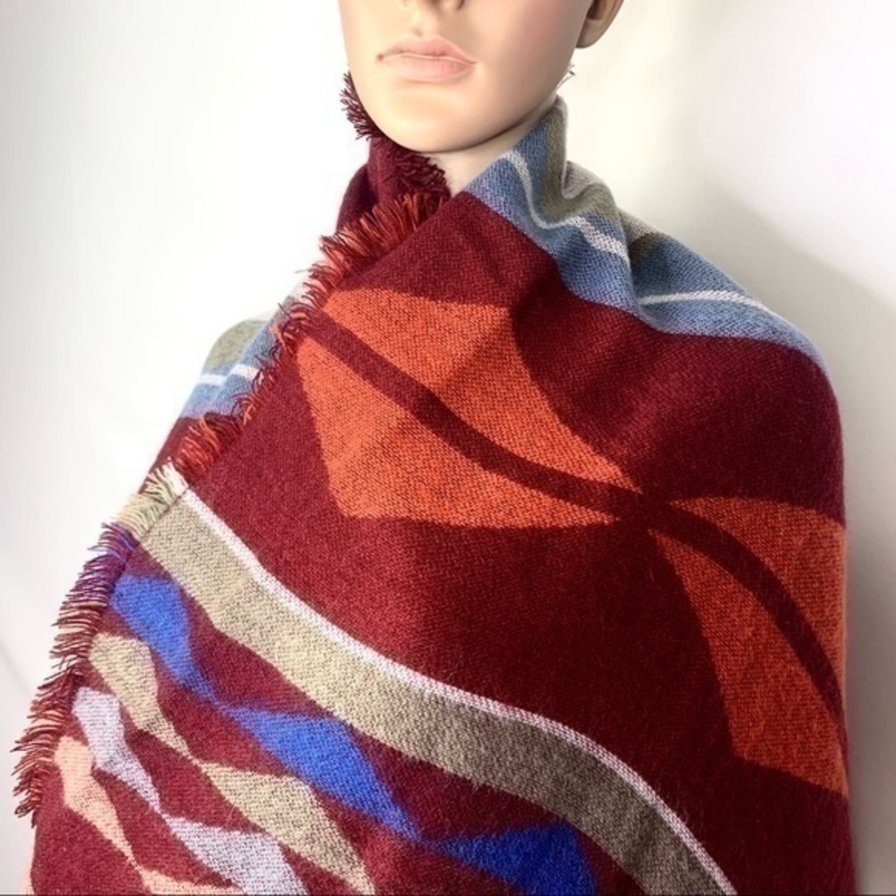 Old Navy Women’s Wrapped Red New with Tag - Picture 5 of 5